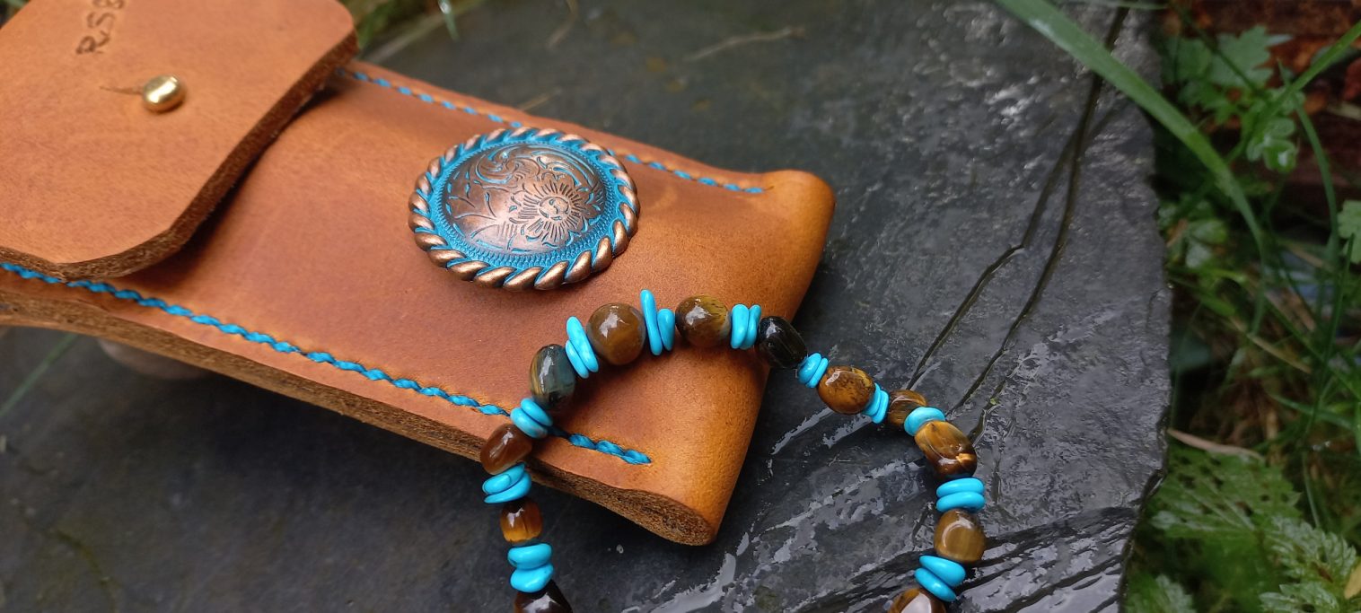 Messerhüllen & Armbänder